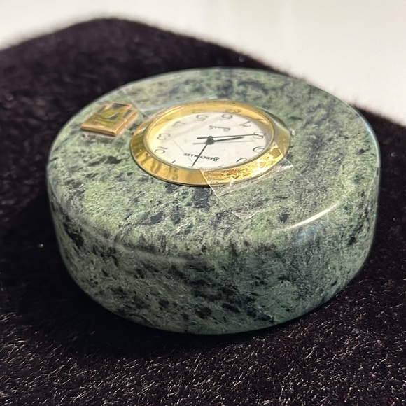 Vintage Green Marble Jade Like Heavy Gold Clock Benchmark - Picture 5 of 6